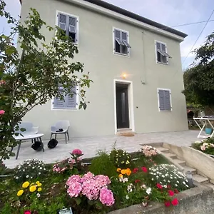 Ferienhaus Green House Daniel E Sara, Celle Ligure
